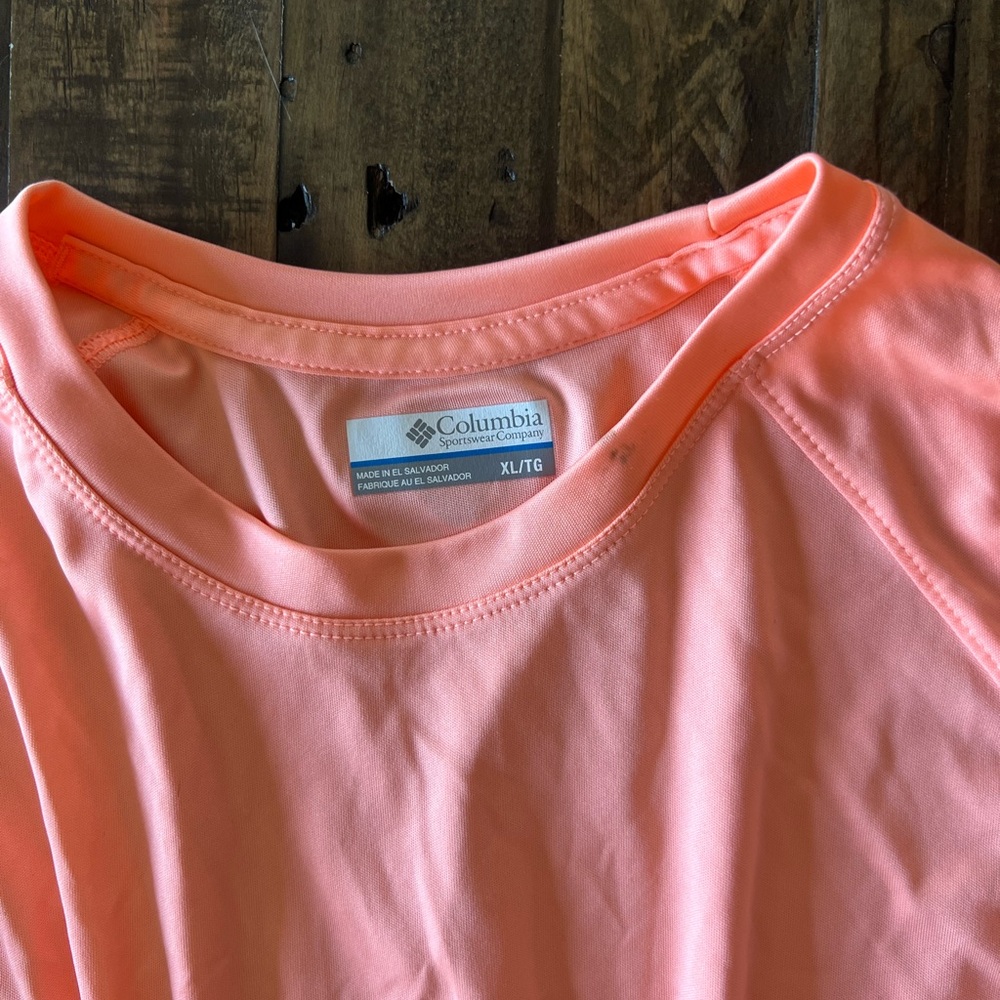 Columbia Women’s PFG Top Never Worn
